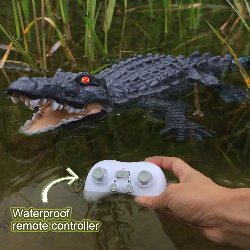 

2.4ghz Remote Control Crocodile Underwater Simulation Fish Swimming Eye Glowing Toy Long Battery Life Remote Control Boat