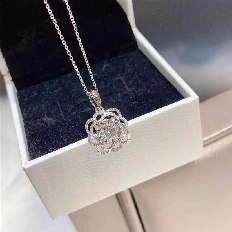 

Huitan Flower Shaped Pendant Necklace for Wedding Engagement Brilliant Cubic Zirconia Women's Fancy Gift Trendy Jewelry