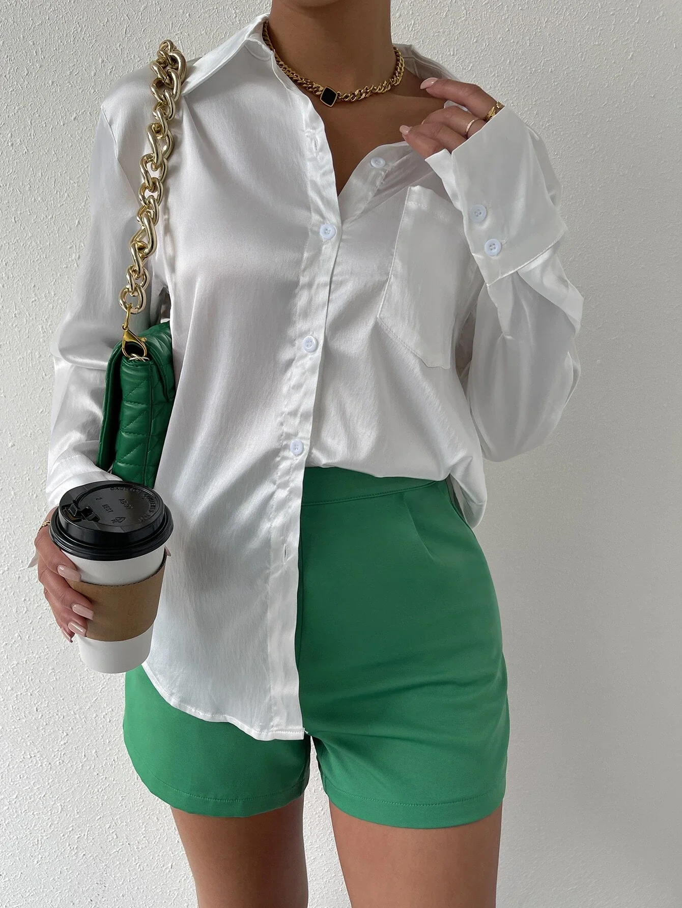 

Fold Pleated Straight Leg Shorts