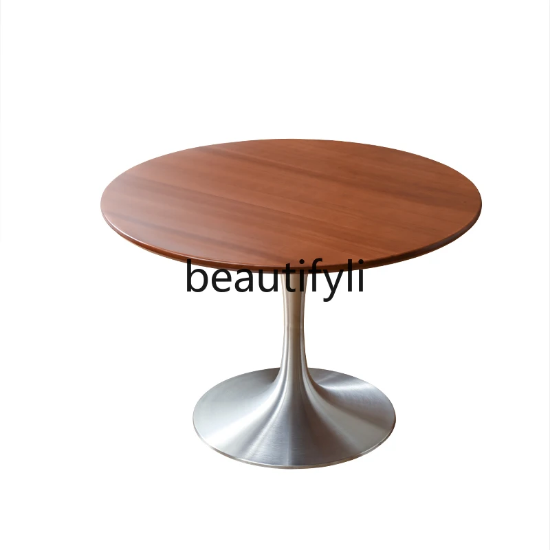 Скандинавский средневековый круглый обеденный стол и стулья из цельного дерева