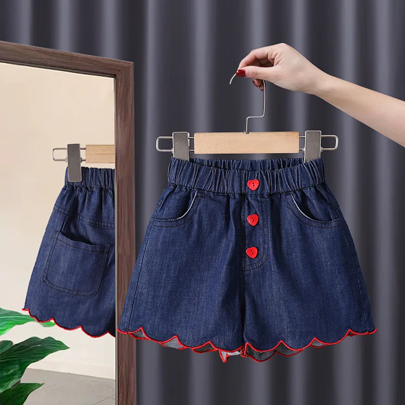 

2023 Summer Girls Denim Shorts New Baby Girl Red Love Jeans Petal Pants Children's Korean Jean Pants