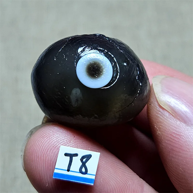 

Натуральный агат AAAA+ с девятью глазами