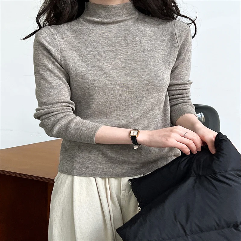 Пуловер женский трикотажный с воротником-стойкой на осень/зиму C53