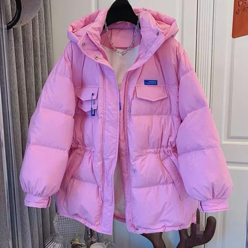 

Женская зимняя куртка-пуховик с хлопковой подкладкой и воротником-стойкой