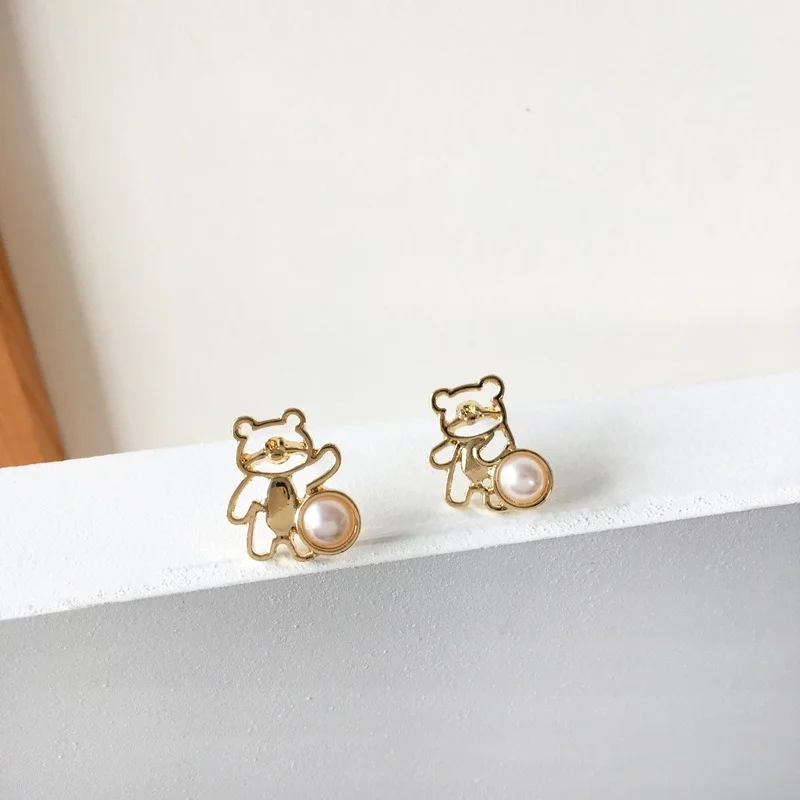 

Women's S925 Silver Jewelry Cartoon Bear Stud Earrings Cute Pearl Girl Earrings Fashion Temperament Student Hundred Matches Gift