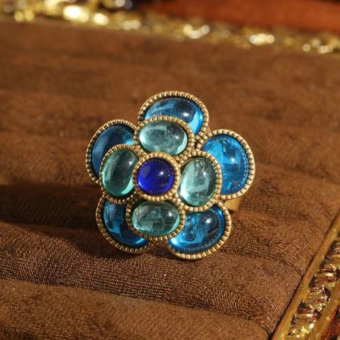 Винтажное кольцо LOVE GREEN LIVE GREEN с цветком из сапфирового стекла