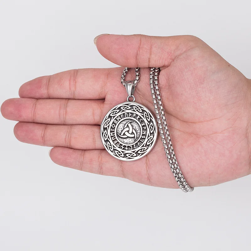 

2023European and American High Quality Popular Popular Big Grizzly Bear Necklace Round Claw Pendant Necklace Gift