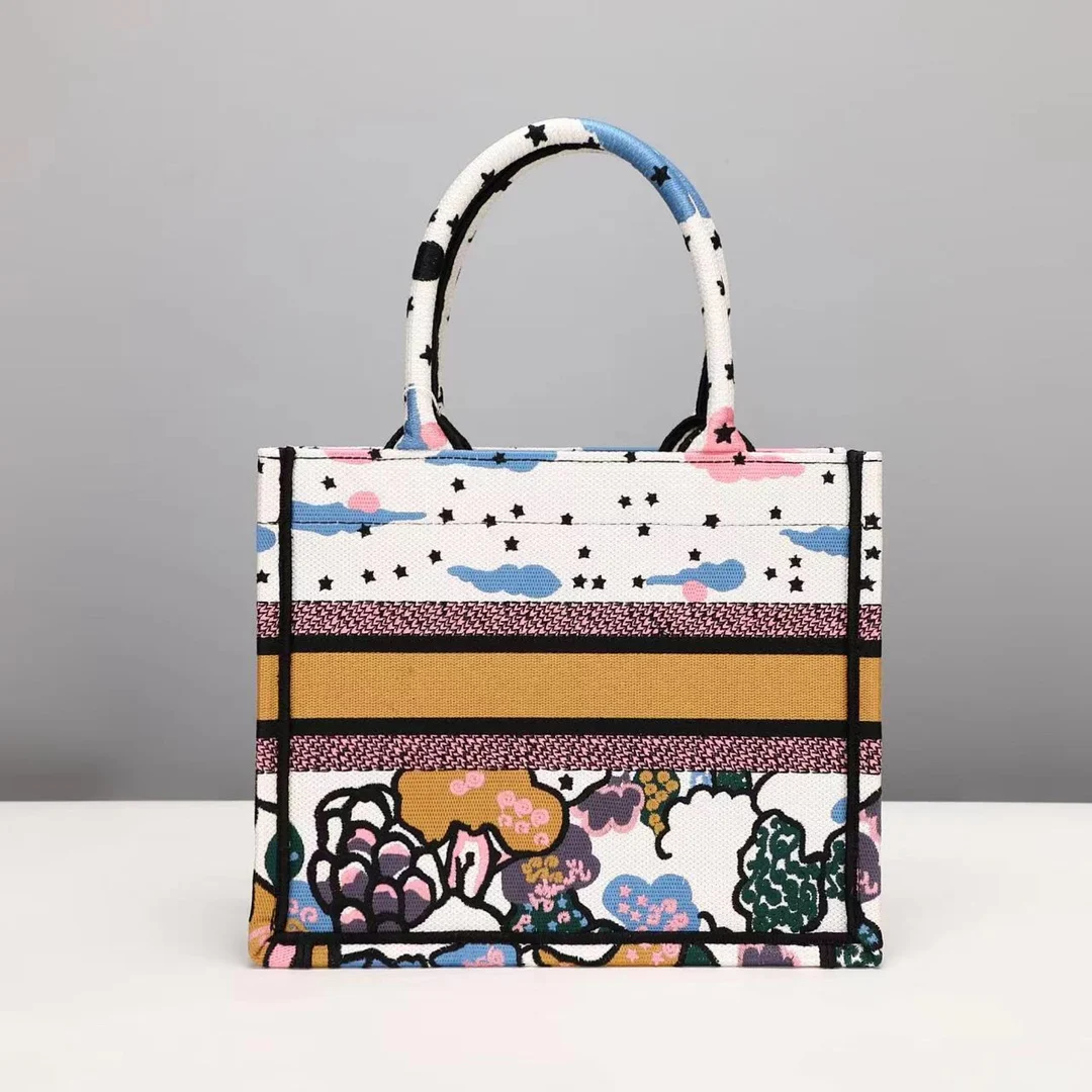 

Fashion Book Tote Embroidered Tote Bag Women's Elegant Shoulder Bag