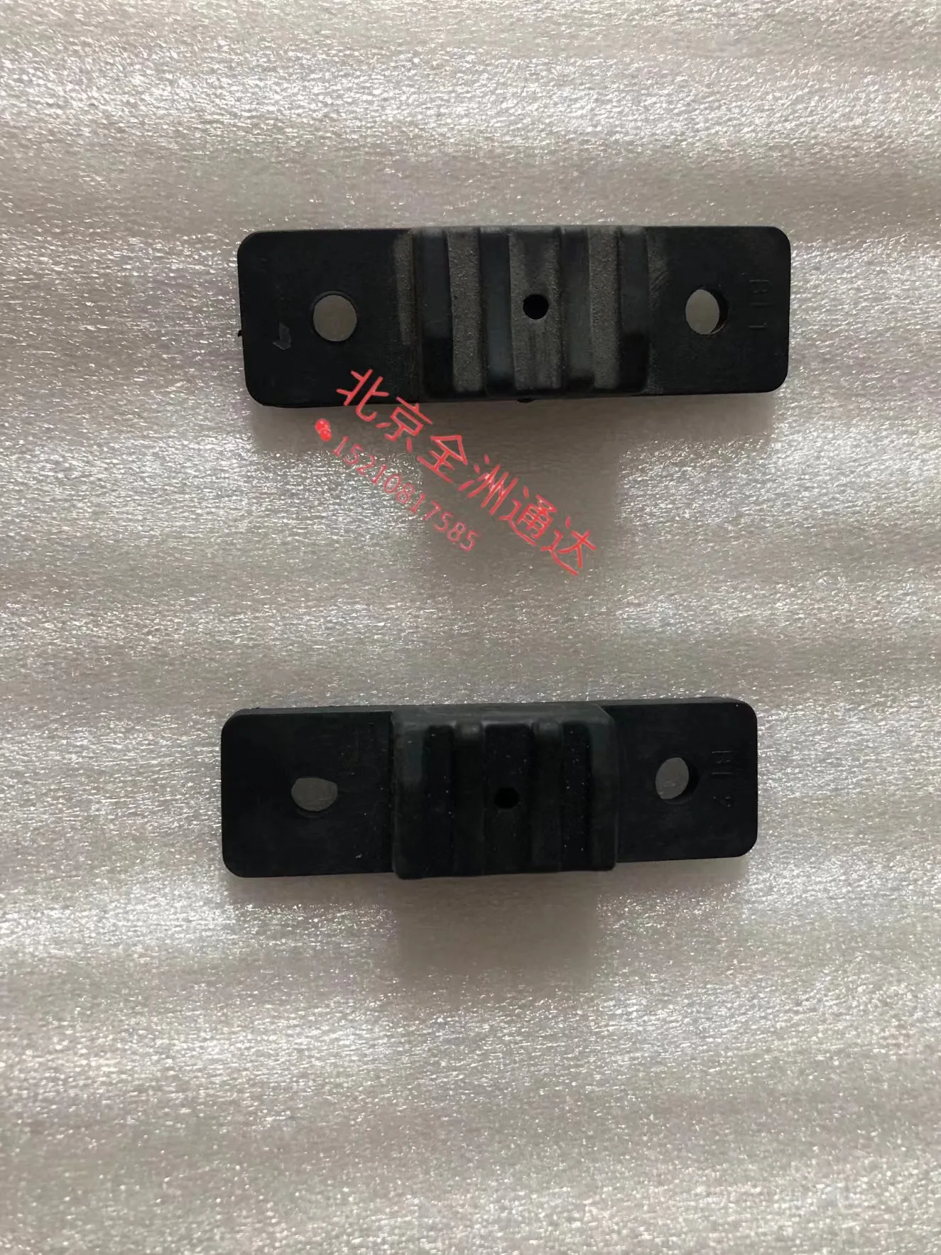 

1pc for Hyundai New SantaFe 2.4 2.7 Tailgate Bumper Block Pad Limit Glue Rubber Pier