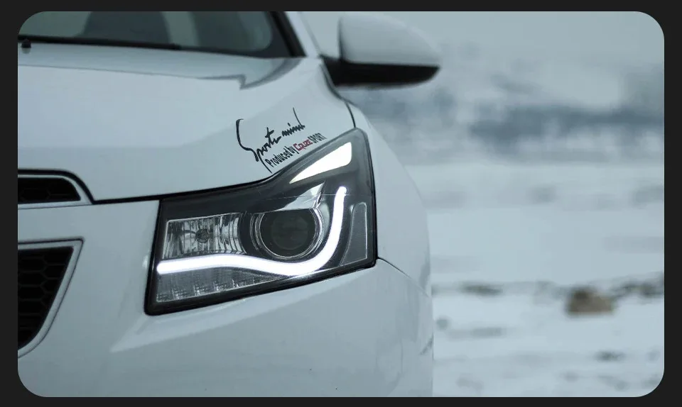 Фото Фара в сборе для Chevrolet Cruze 2009-2014 годов выпуска, с ксеноновыми ангельскими глазками, светодиодными дневными ходовыми огнями, указателями поворота, дальним светом и противотуманными фарами. №5