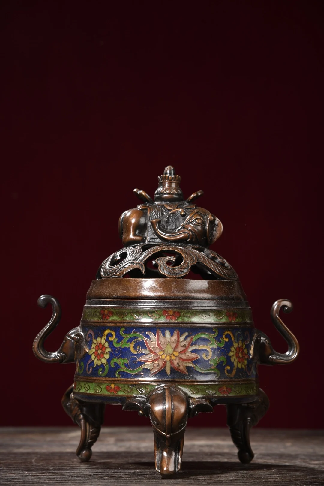 

Коллекция тибетских храмов 10 дюймов, старомодная эмалированная статуя слона, держатель ушей, штатив, курильница, городской домик