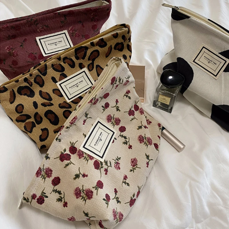 

Модная Вельветовая косметичка в стиле ретро с леопардовым принтом, портативная косметичка, Женская дорожная косметичка, косметичка для хра...