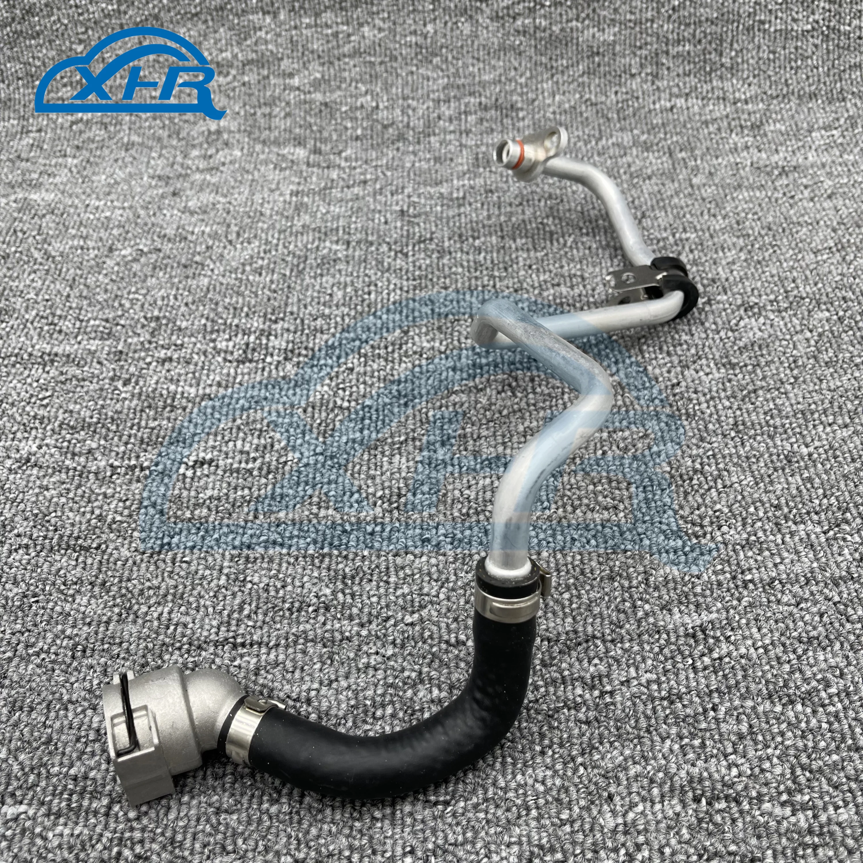 

11537643226 Новый алюминий с подсветкой охлаждающей жидкости турбокомпрессора для BMW F20 F30 F34 F36 G30 525 530 G32 630 G12 B48