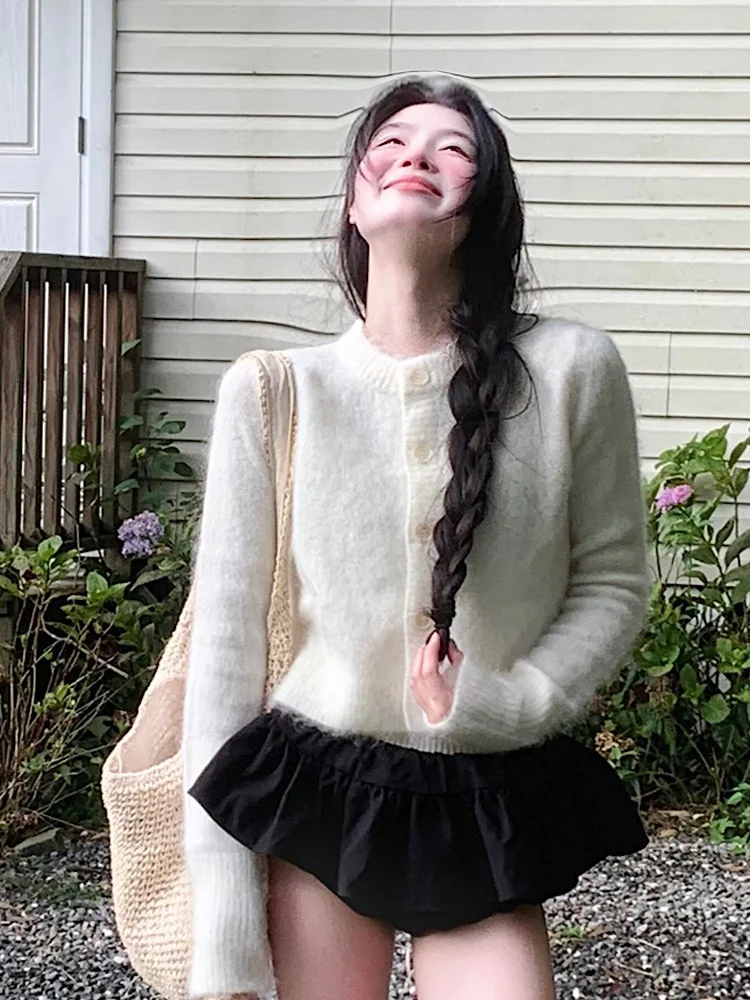 Белый мохеровый свитер кардиган верхняя одежда женский осенне-зимний нежный