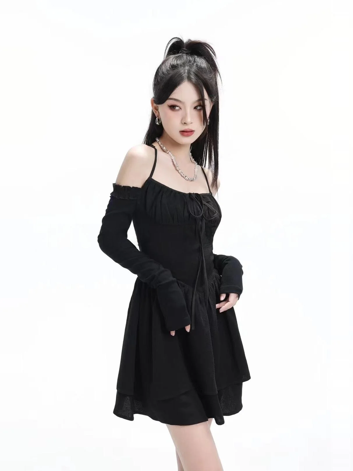 Черное облегающее платье Другой |