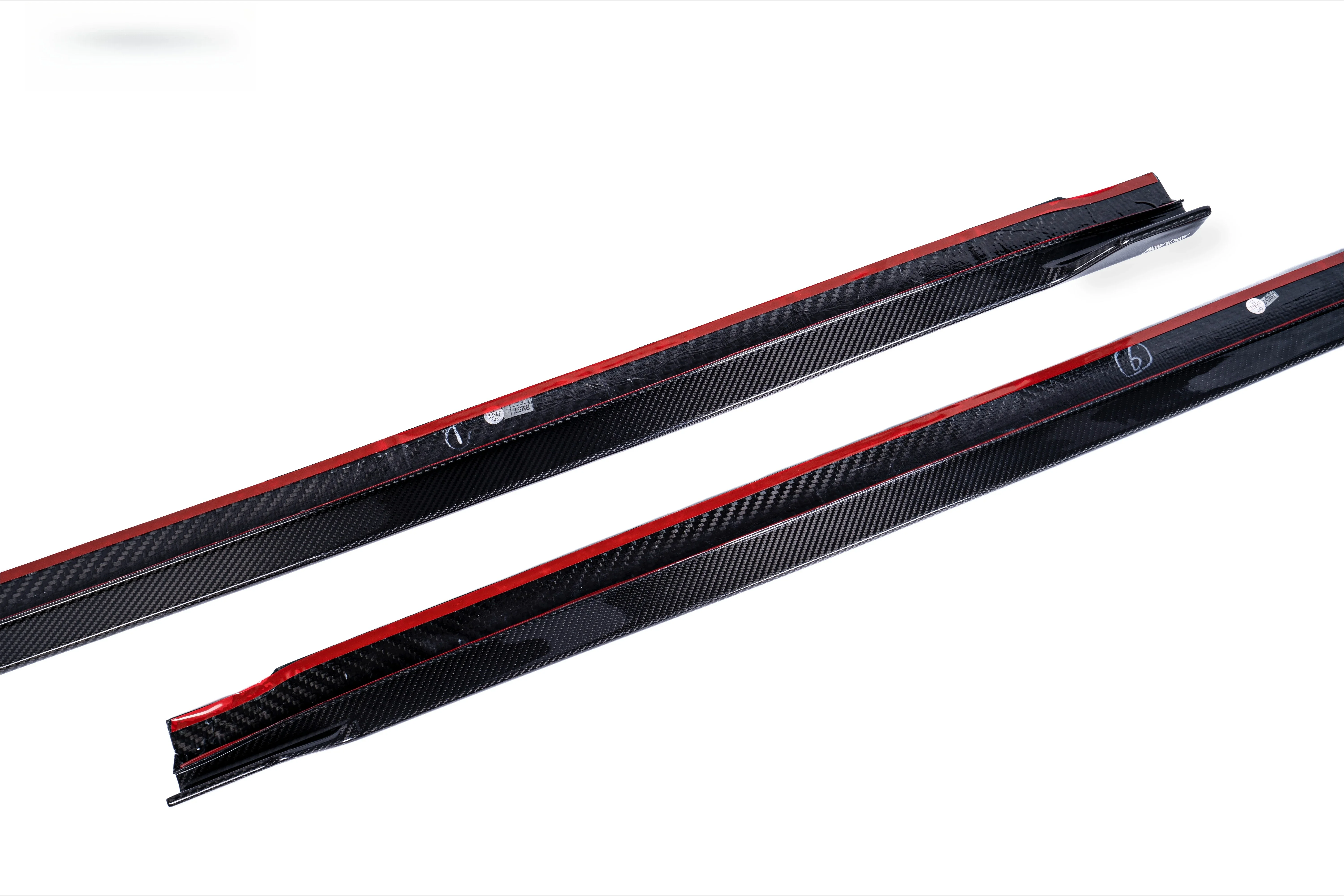 Фото Боковые накладки KARBEL KB Style из сухого карбона, черные, для BMW G30 520i 530i 535i 540i 550i M Sport 21~23. №3