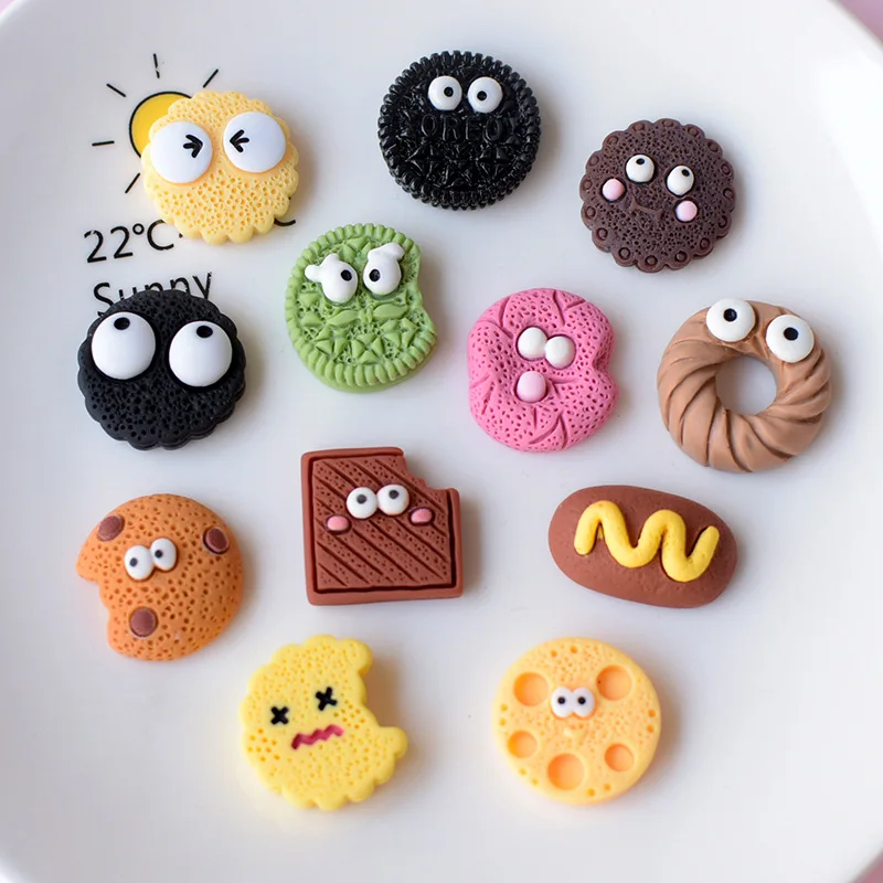 

10pcs Cute Biscuit Simulation Cookie Resin Charms Flatback Cabochons for Bows Embellishments for Scrapbooking DIY Phone Cases