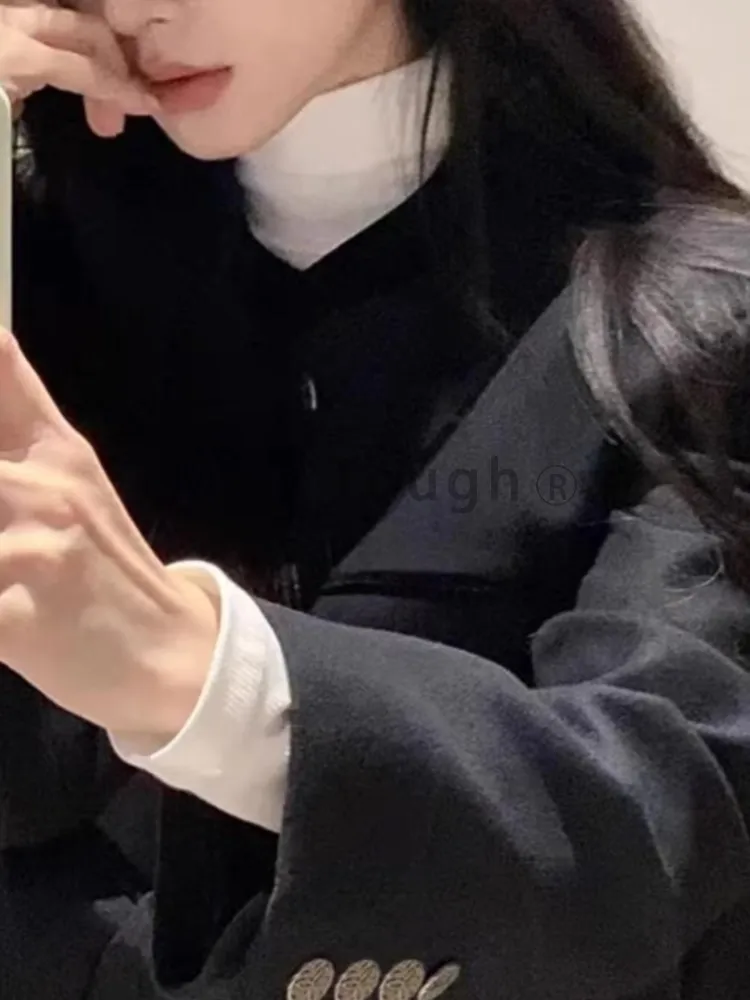 Женский брючный костюм с карманами