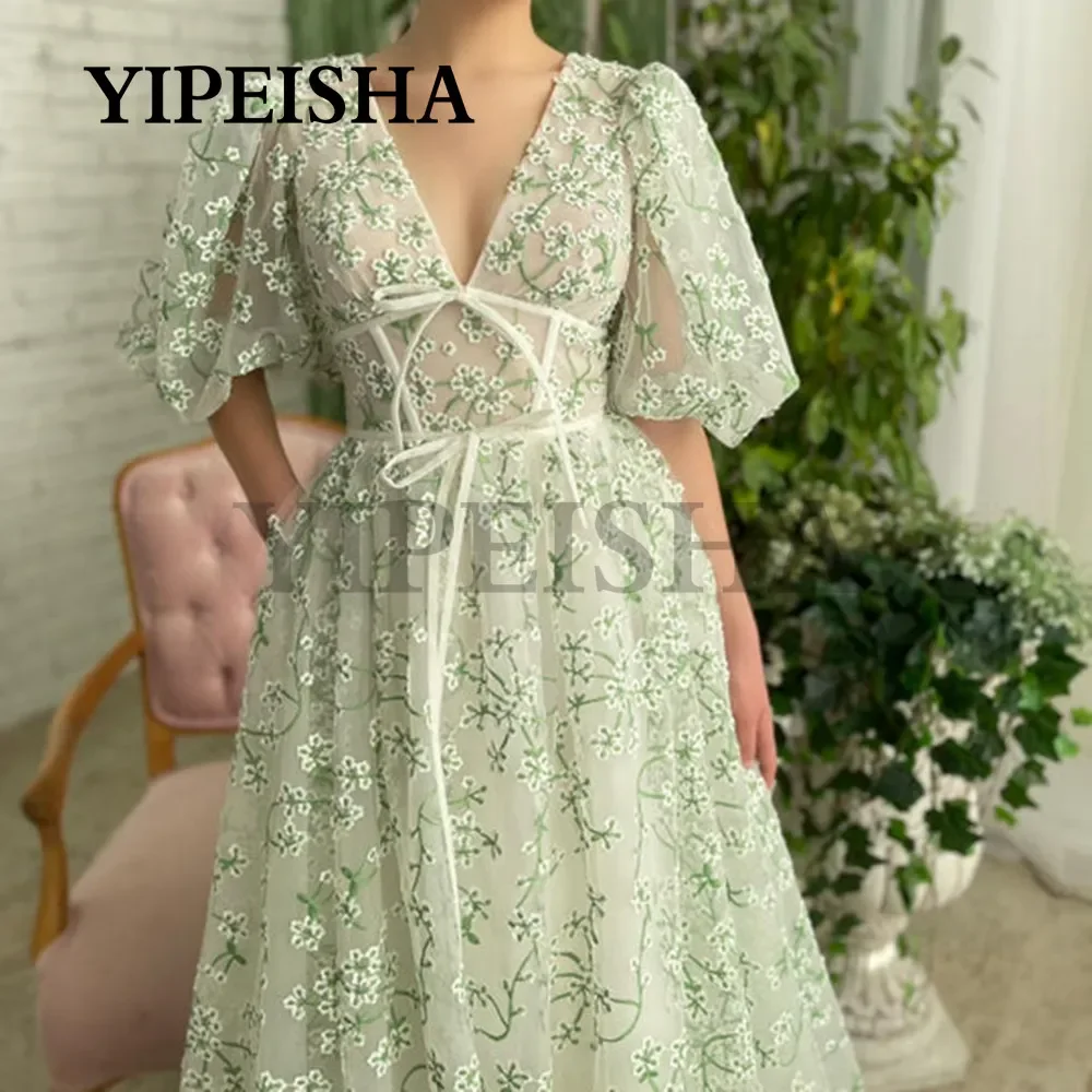 Простые вечерние платья трапециевидной формы с v-образным вырезом по