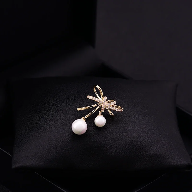 Брошь с жемчужным бантом Женская антиэкспозиционная фиксирующая пряжка в