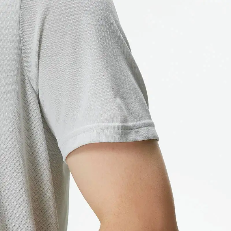 Фото Мужская футболка Under Armour Slim Fit Mesh Breathable Soft Knit с круглым вырезом и короткими рукавами, 1382801-100 №5