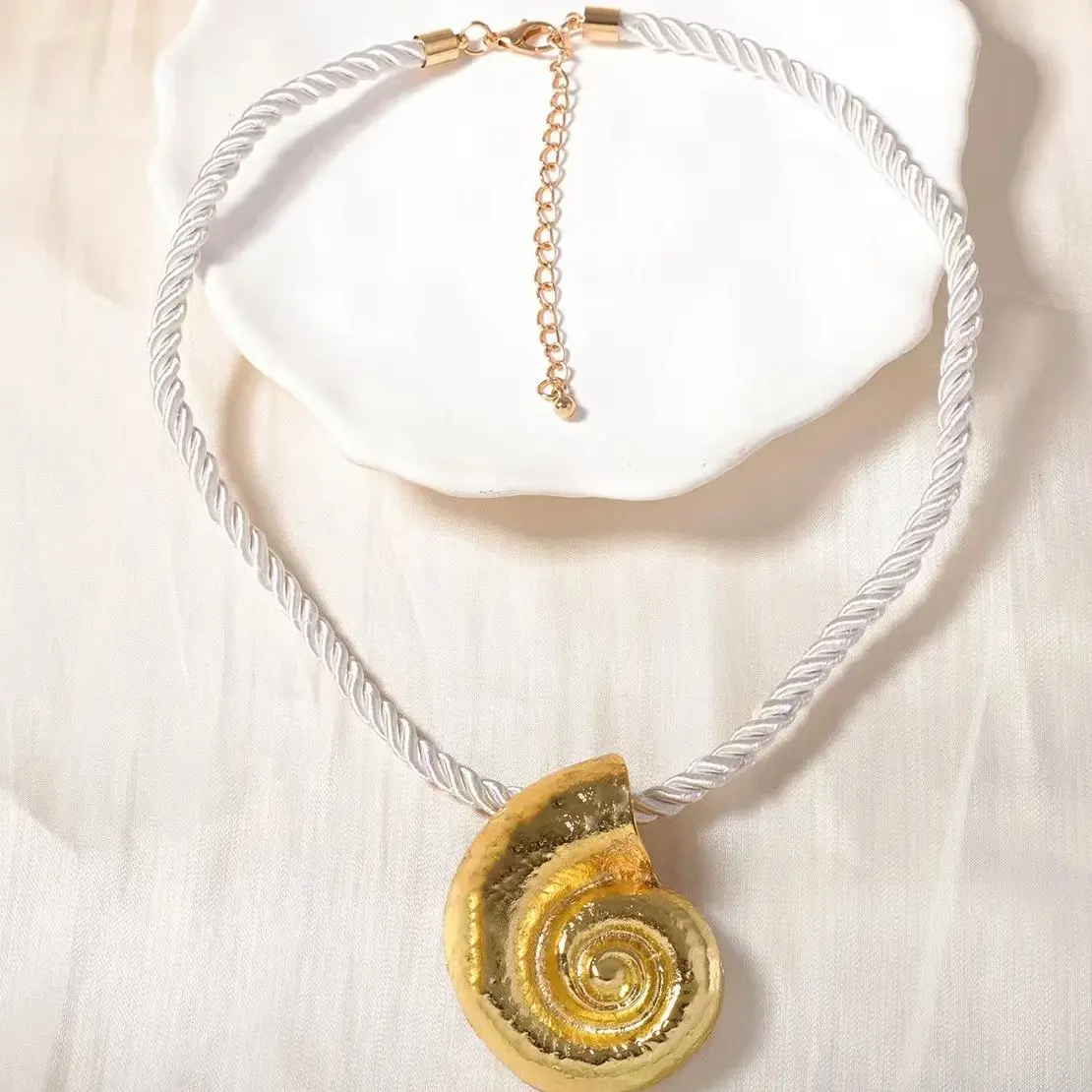 Ожерелье-чокер из нержавеющей стали