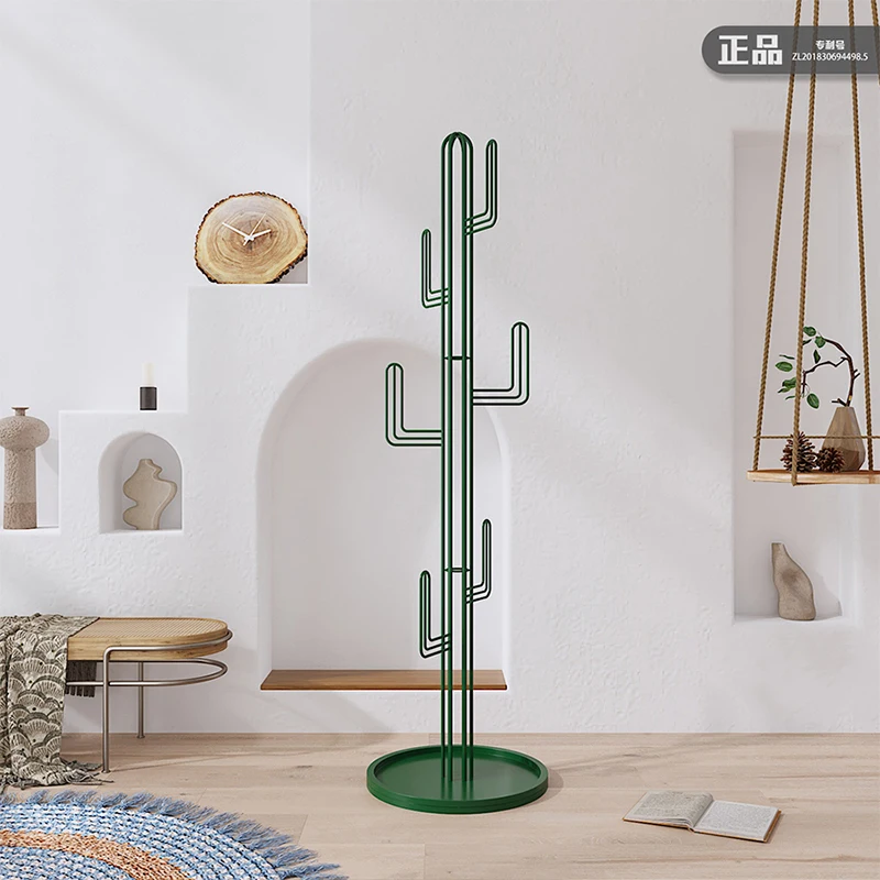 Простая угловая вешалка для пальто в спальню без покрытия зоны вешалки одежды