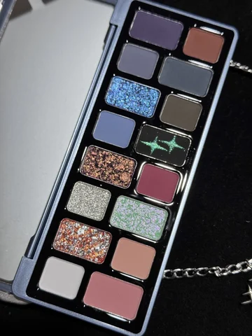 Qianyan Палетка теней для век многоцветная