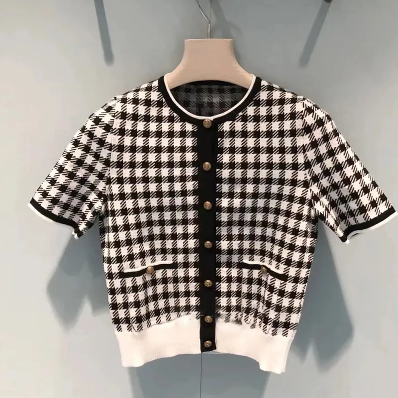 

Женский трикотажный кардиган с коротким рукавом и круглым вырезом