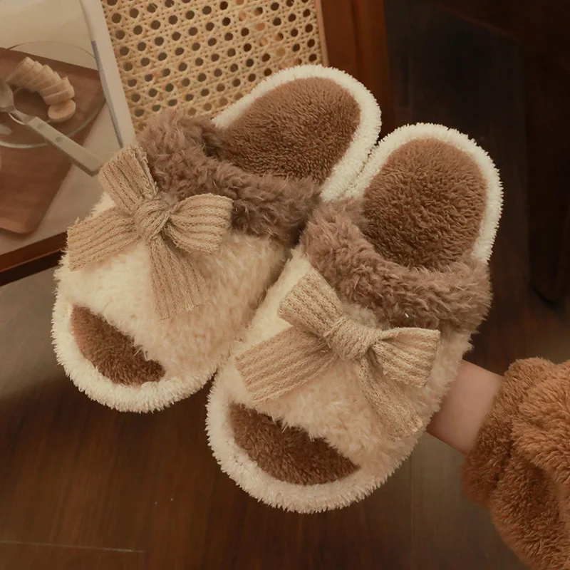 

Домашние тапочки; Женские зимние теплые плюшевые толстые Нескользящие тапочки с бантиком в виде сердца; Мягкие милые забавные домашние жен...