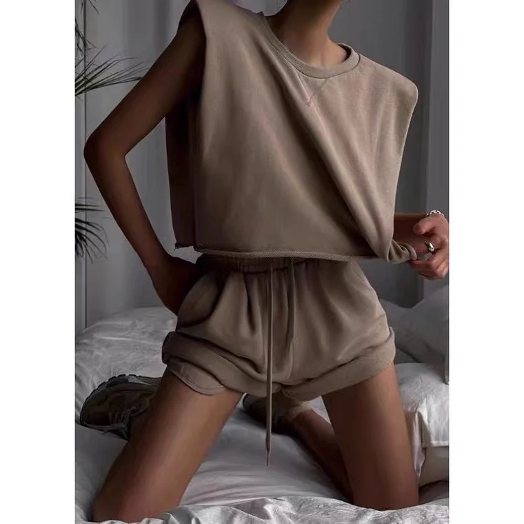 

127085 127086 Fashion Classic Trendy Luxury Designer Cloth Foreign Style Sleeveless Shoulder Pad Top Lace Up Shorts Set