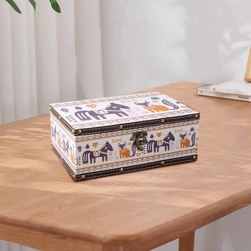 Деревянная шкатулка для хранения ювелирных изделий в стиле ретро