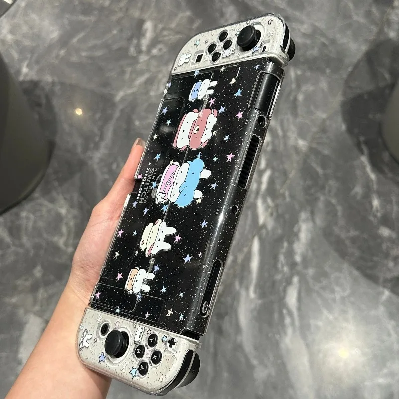 Фото Популярный чехол Miffy для консоли Switch 2, блестящий акриловый жесткий корпус с мягкой накладкой, раздельный дизайн, ударопрочный защитный чехол с изображением персонажа. №4