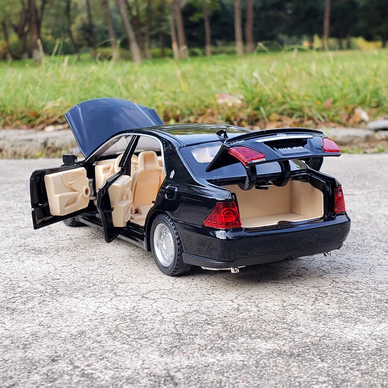 Рождественские подарки TOYOTA Crown 12-го поколения изысканные Литые и игрушечные