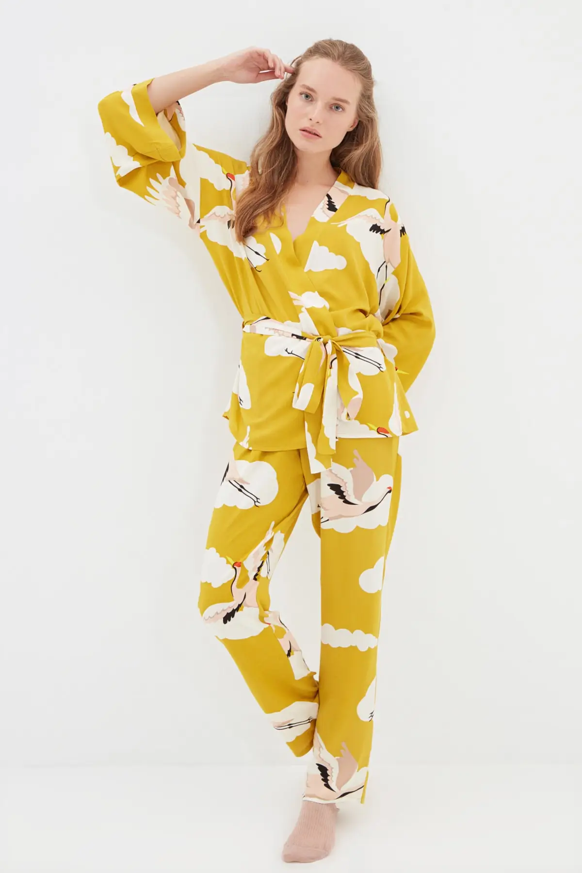 

Trendyol Bird Pattern Viscose Woven Pajamas set THMAW22PT1248