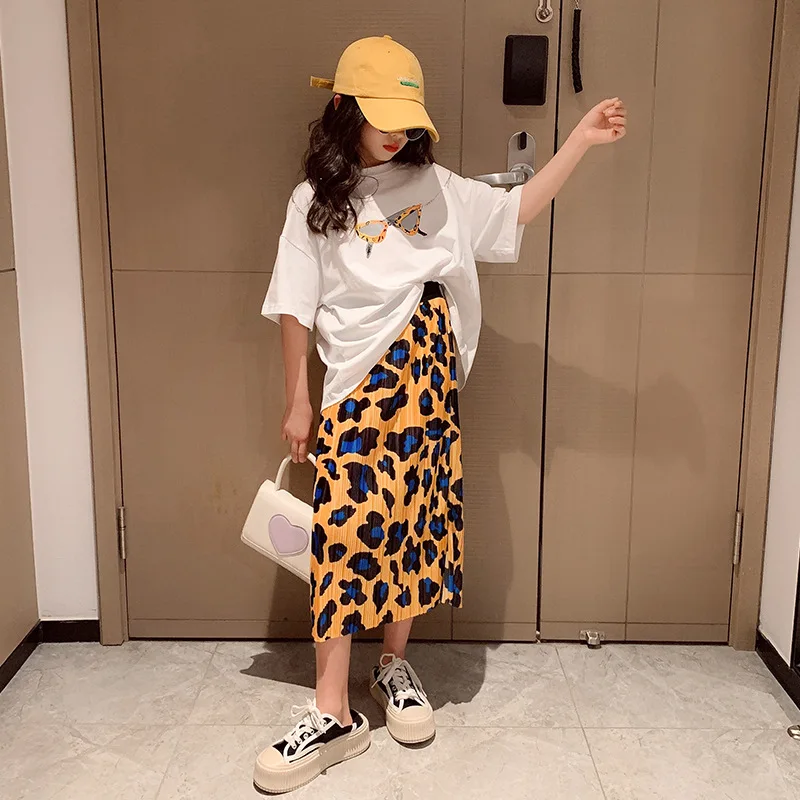 

Футболка с коротким рукавом и юбка с леопардовым принтом для девочек 8-12 лет