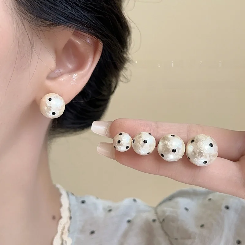 Французские серьги-гвоздики в горошек с хлопковым жемчугом женские нежным