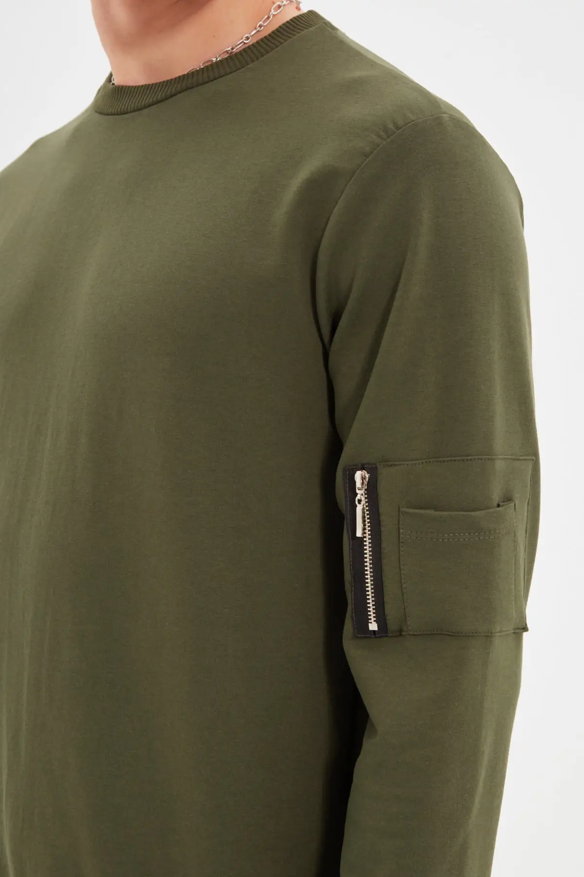 

Trendyol Khaki Men 'S Bike Collar Long Sleeve Handle Zipper Detail New Sweatshirt TMNAW20SW0321