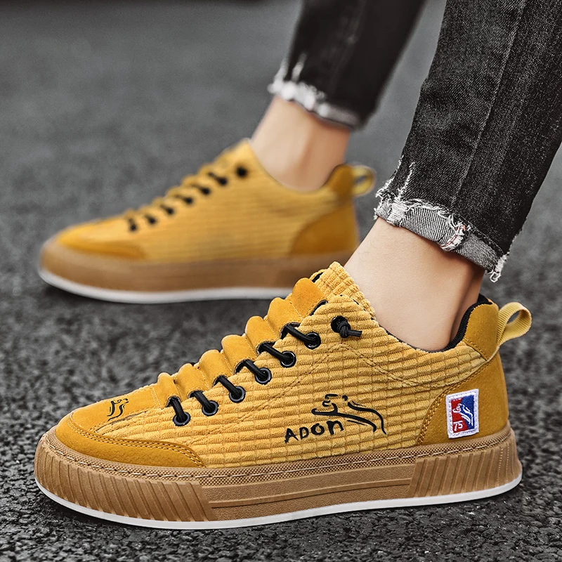 Trendy Men Skateboard Shoes Yellow Streetwear Designer Skate Shoes Men Flats Sneakers Comfortable Thick Sole Sport Sneakers Man