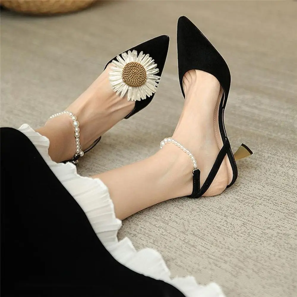 

2pcs DIY Removable High Heel Women Shoe Clip Sun Flower Charm Buckle Shoe Decorations Detachable Shoe Clips