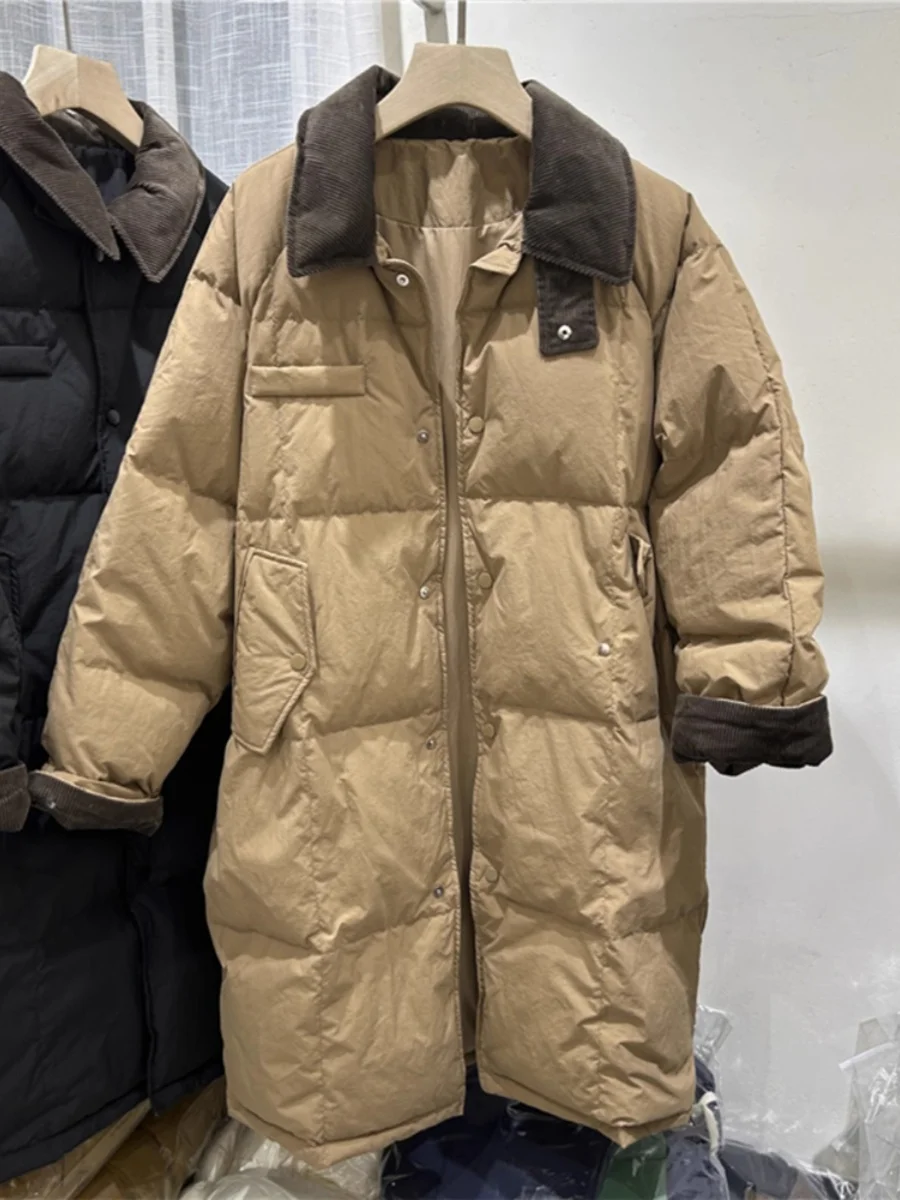 Пуховик женский средней длины с отложным воротником и хлопковой подкладкой