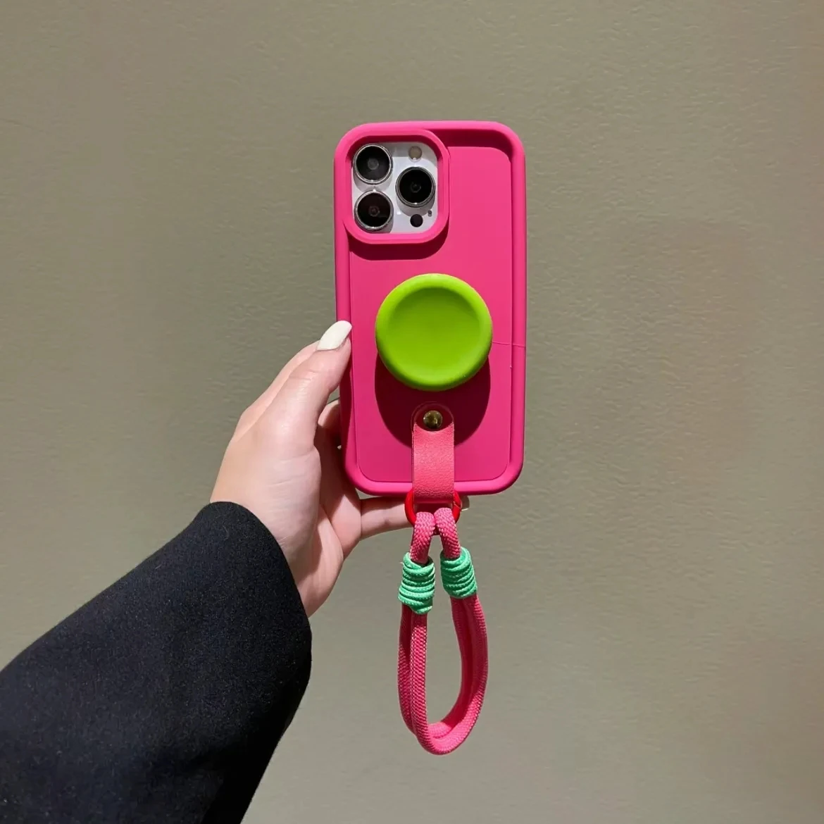 Ремешок на запястье подставка держатель для телефона силиконовый чехол Iphone 15 14 13