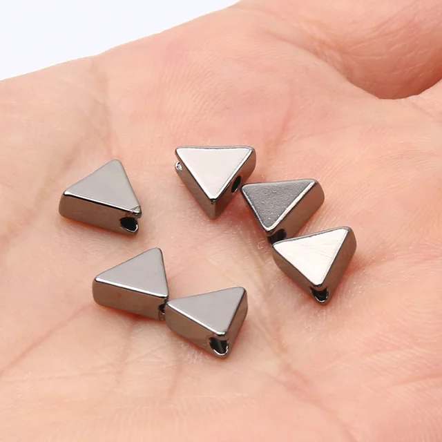 треугольные бусины