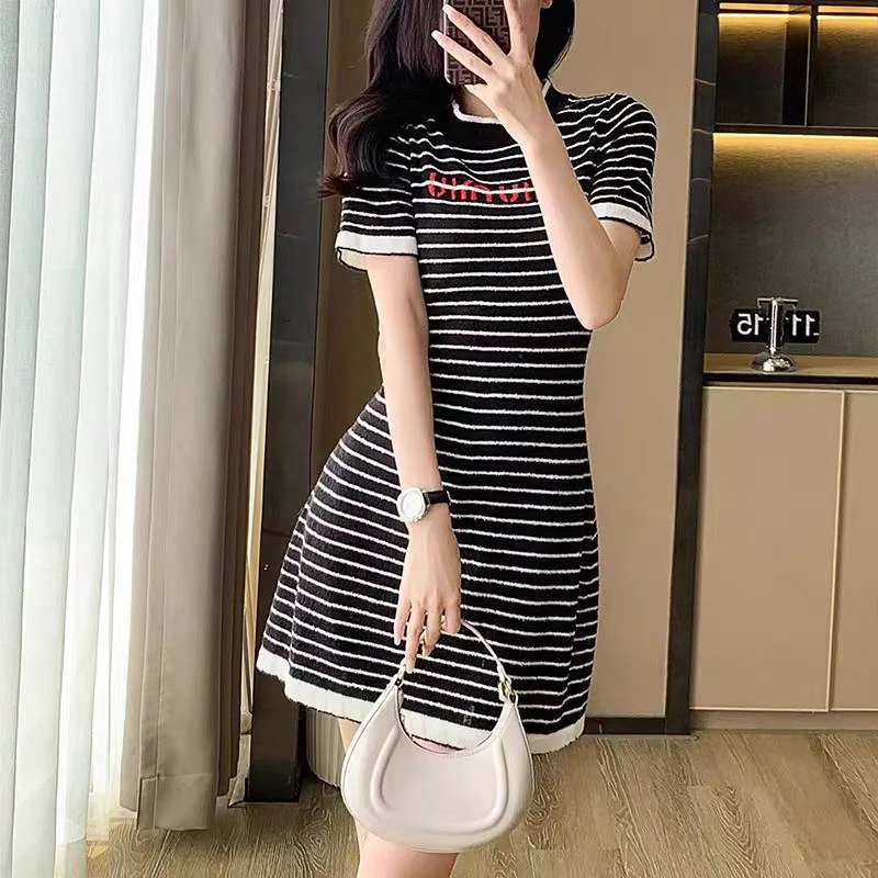 

Miu Miu Dress Knitted Stripe Vintage Kawaii Slim Fit A-Line Skirt Soft Breathable High Quality Holiday Birthday Gift
