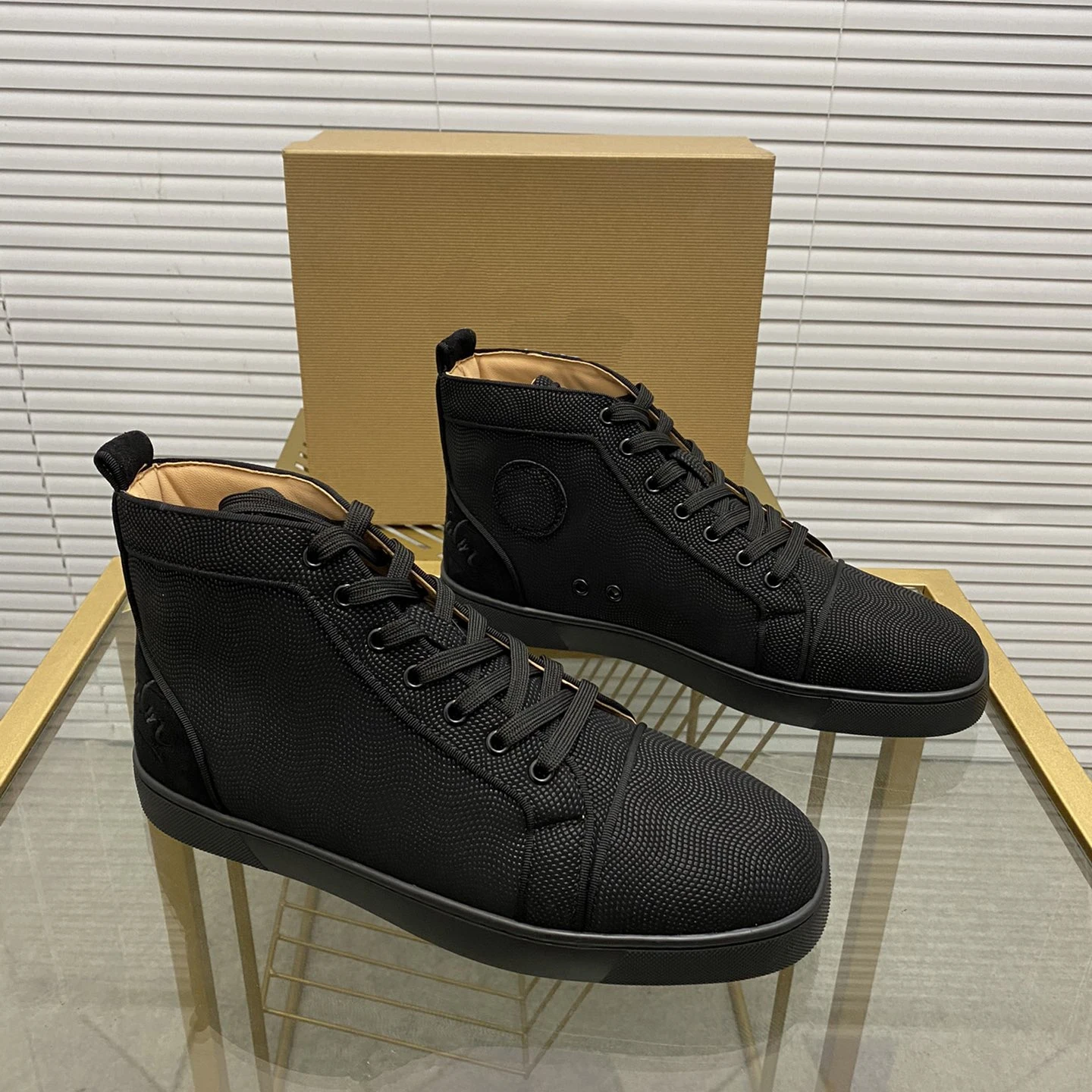 

Top Quality Red Soled Mens Casual Shoes Luxury Women Leather Sneakers Unisex Fashion Trainers Youth Designer Couple Shoes MD0159