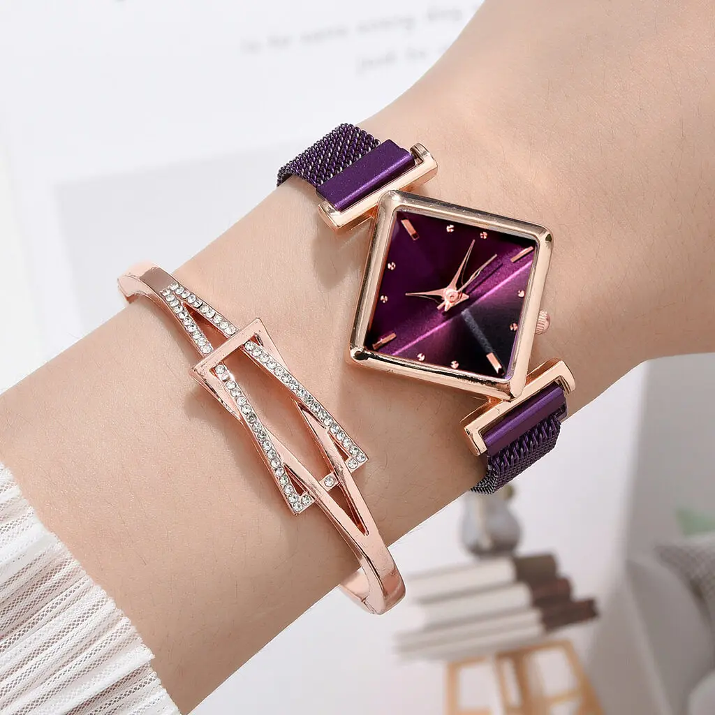 

New ladies simple fashion personality diamond watch bracelet fashion combination set ladies watch + bracelet