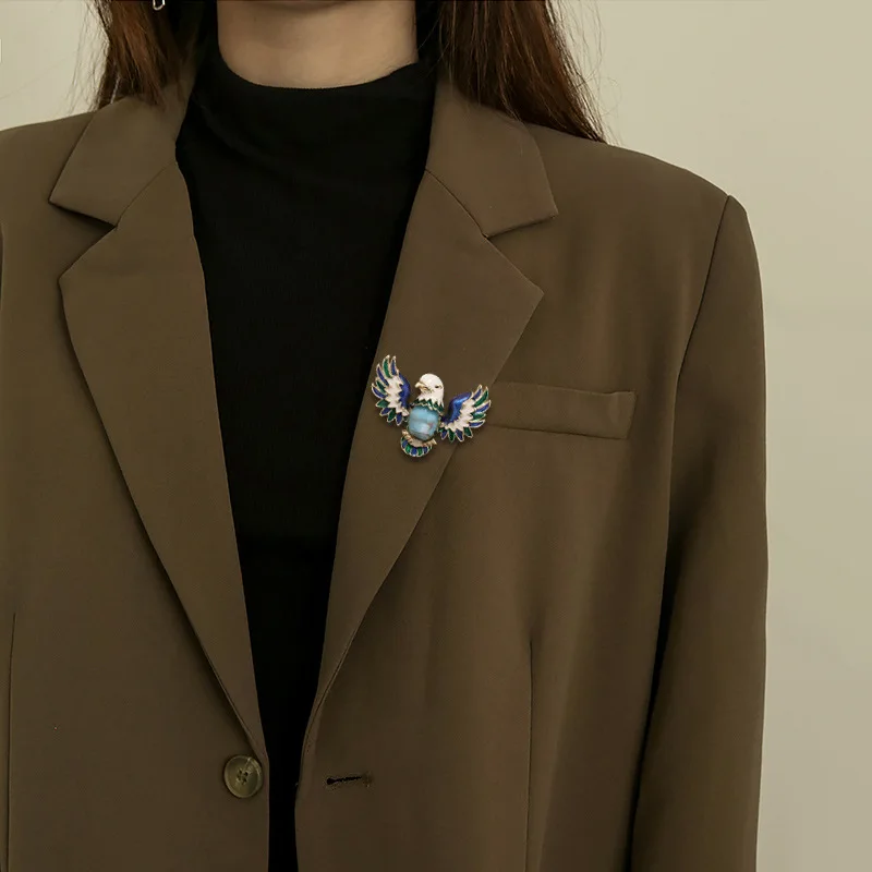 New Retro Eagle Brooch Fashion Imitation Turquoise Coat Animal Pin Rhinestone Accessories Sweater Collar Pin Brooch N45