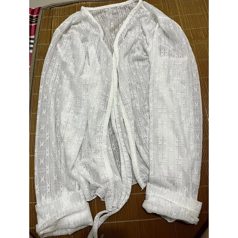 Тонкий белый кардиган женский летний солнцезащитный трикотаж на шнуровке