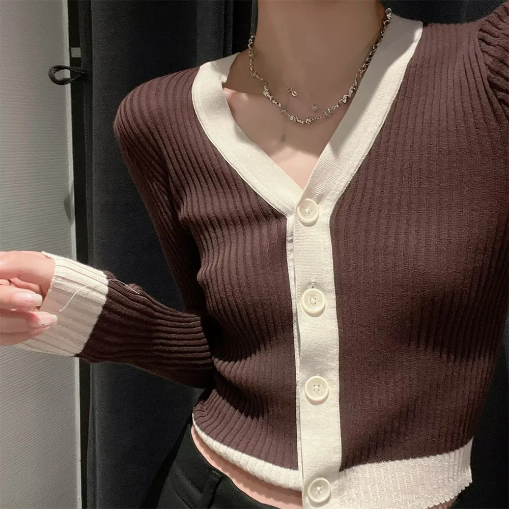 

2022 women's early autumn new color matching tight knitted jacket sweetheart girly fashion slim temperament sweater