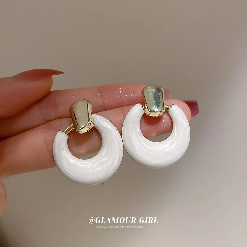

Silver Needle, White Circle Earrings, Korean Fashion, Exaggerated Natural Style, Simple And Personalized